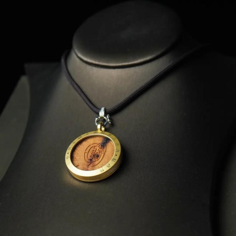 Longhu Mountain Lightning-Struck Jujube Wood Golden Light Talisman Pendant  Mountain Ghost Amulet Coin, Lucky Jewelry for Men and Women